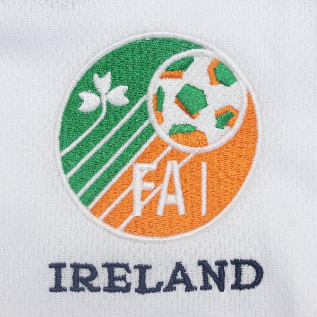 2002 Ireland Away Retro Football Shirt