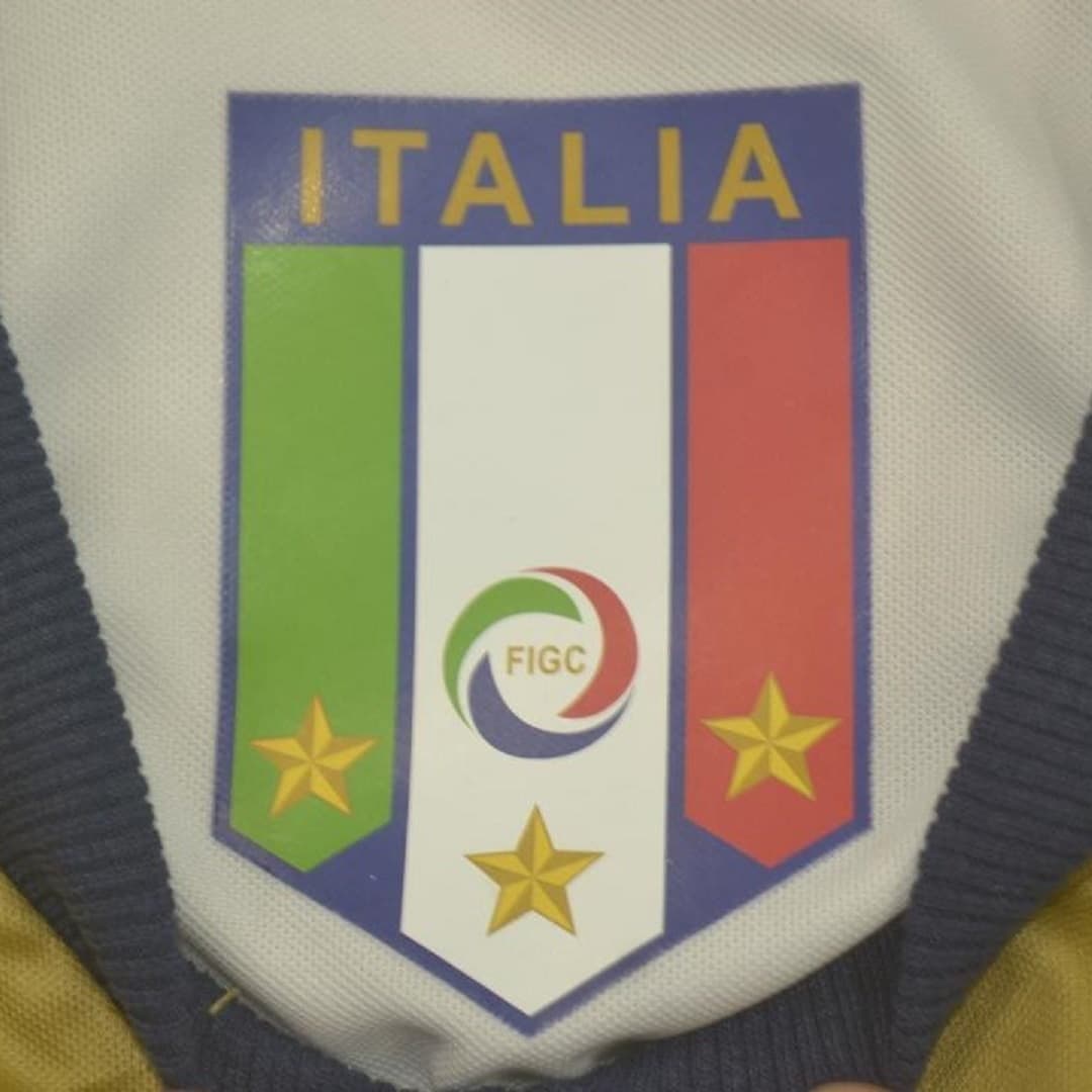 2006 Italy Goalkeeper Retro Football Shirt