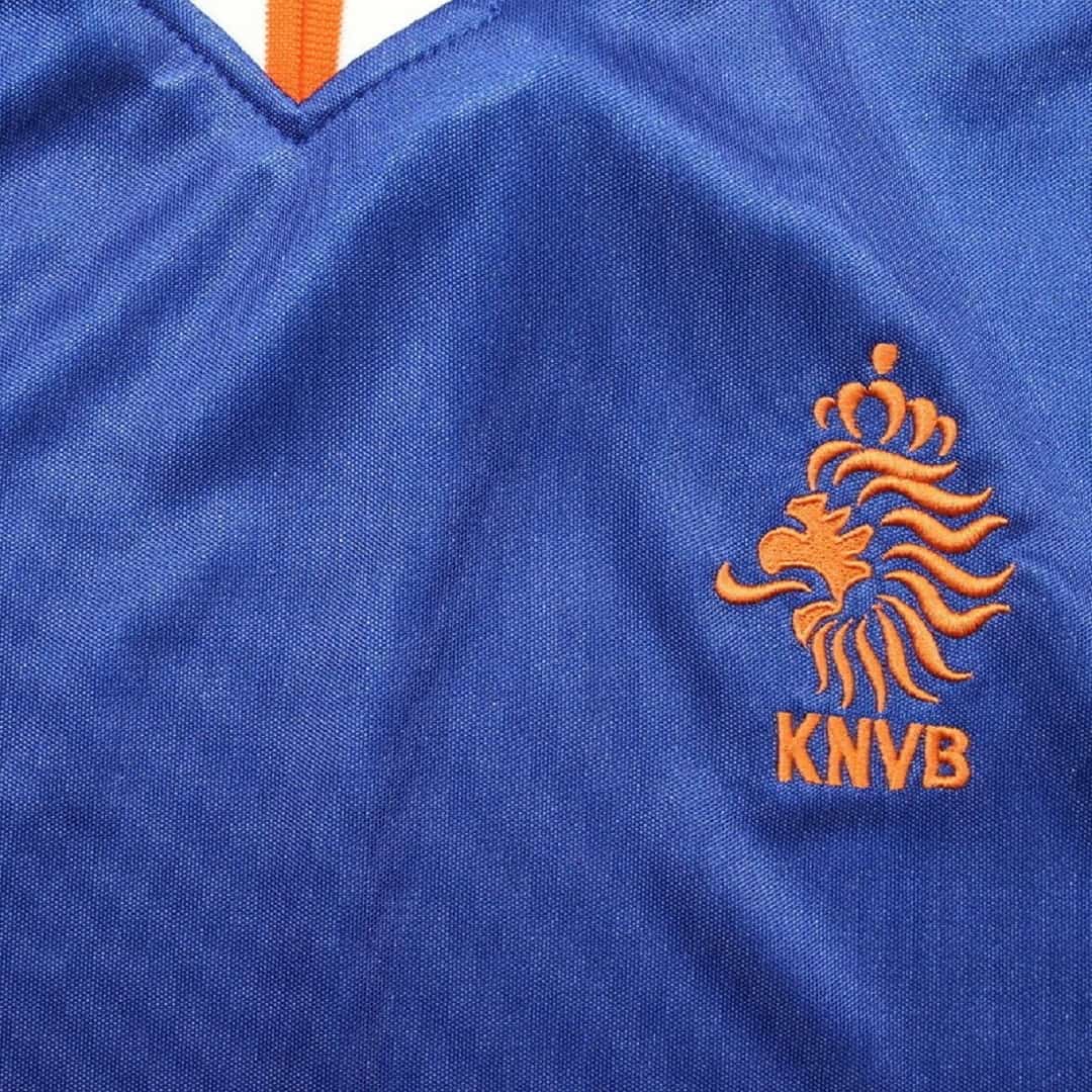 1998 Netherlands Away Retro Football Shirt