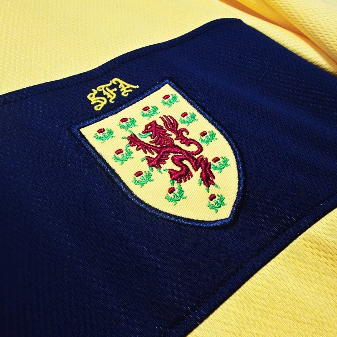 2002 Scotland Away Retro Football Shirt